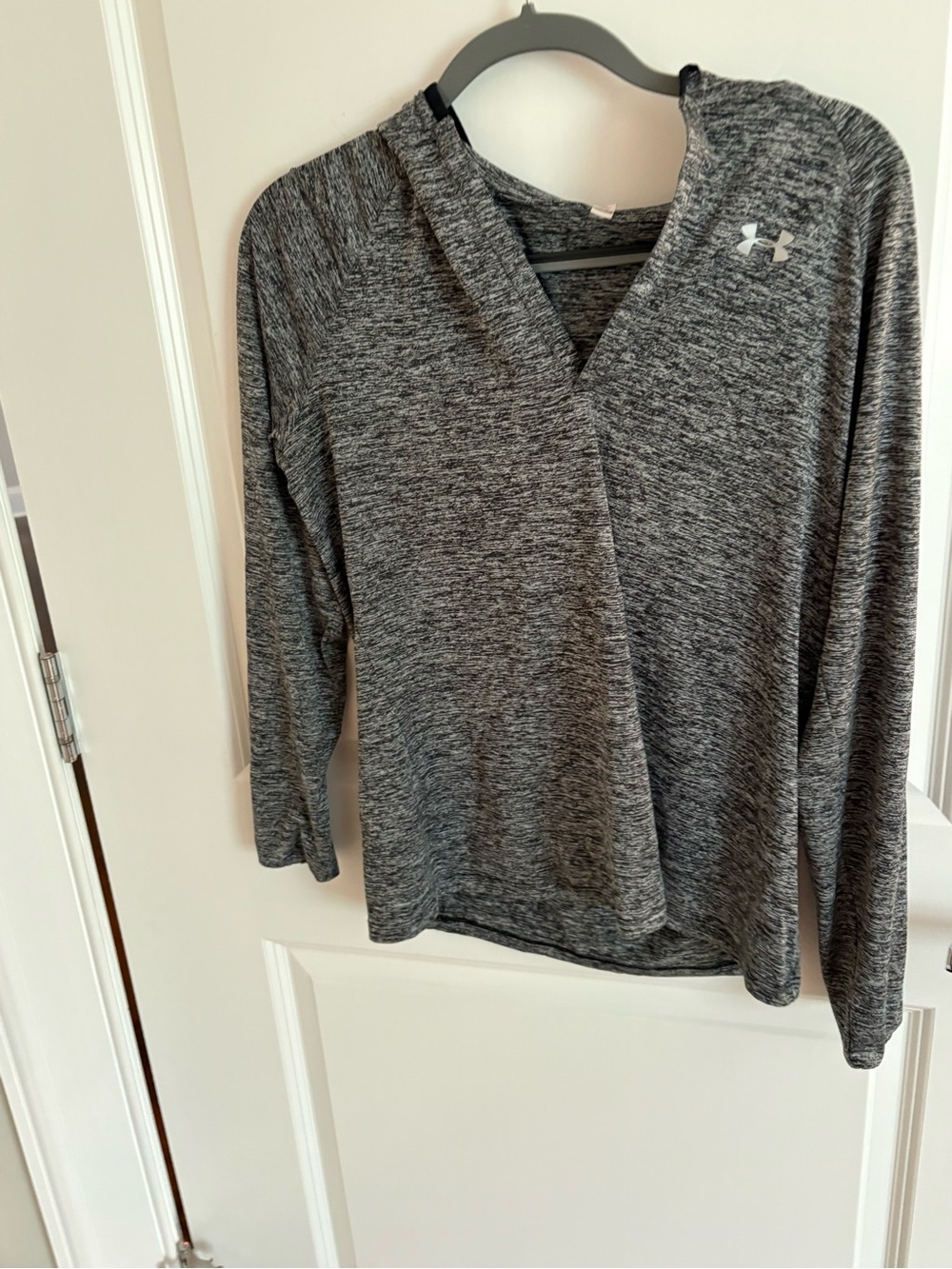 Under Armor Heathered Gray/Black V-Neck Performance Hoodie Stretch Long Sleeve